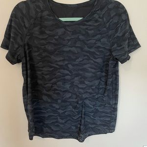 Lulu🍋 Camo Sweat 😅 Wicking Tee